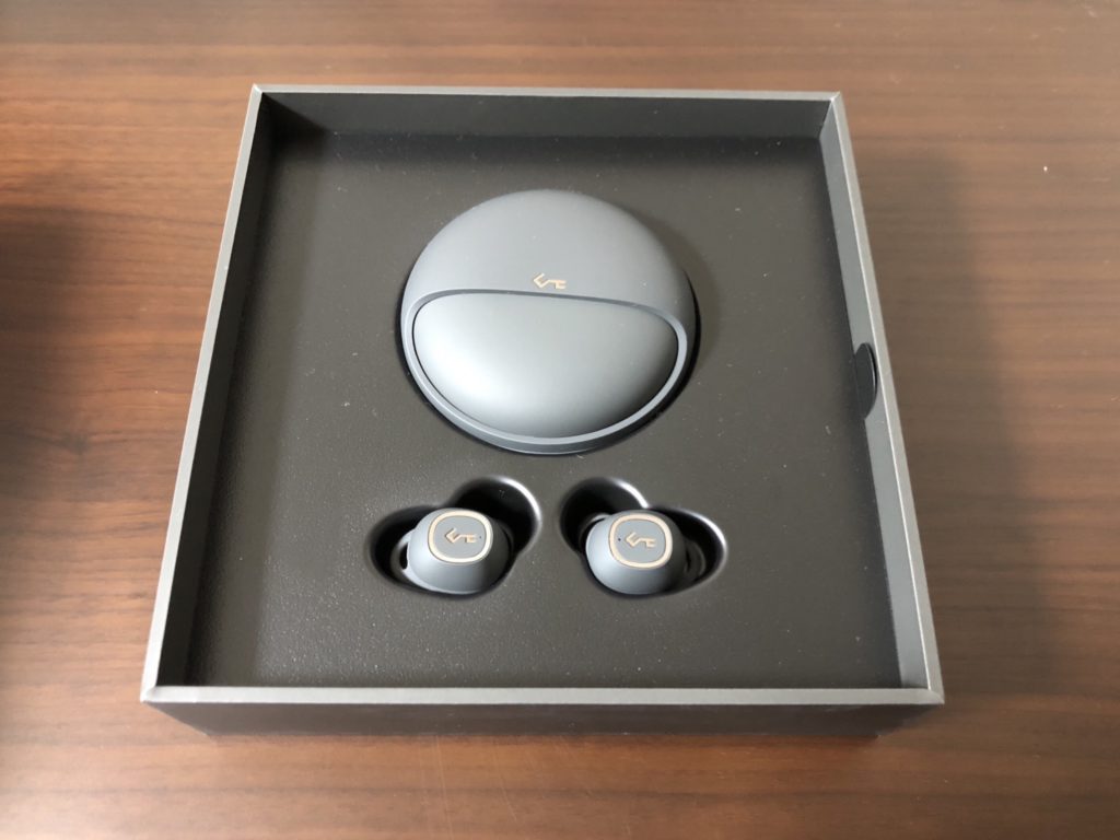 AUKEY Key Series EP-T10 蓋をあけるとケース・イヤホン登場